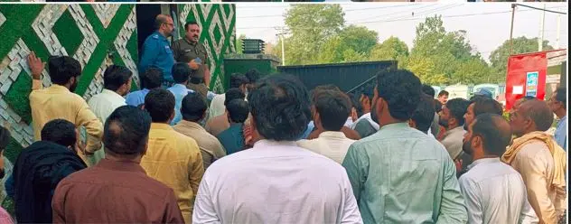 ڈرائیونگ لائسنس ٹیسٹ میں سو فیصد میرٹ اور شفافیت یقینی بنانے کا عزم، ڈی ٹی او سعید اختر دھولکہ کا لائسنسنگ سینٹر کا دورہ