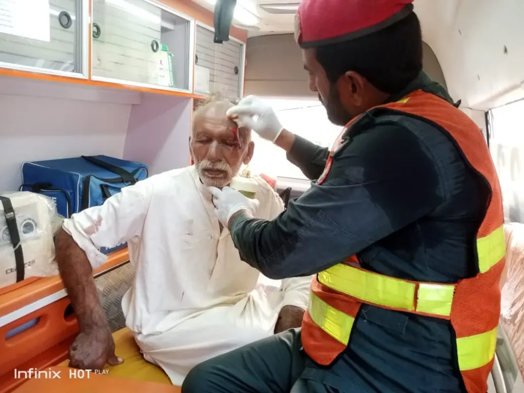 تیزرفتاری کے باعث جھنگ میں دو موٹرسائیکل حادثات، ایک خاتون جاں بحق، 4 افراد زخمی