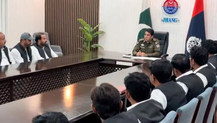 ڈی پی او جھنگ کا سکیورٹی برانچ کی کارکردگی کا جائزہ، غفلت، کرپشن اور غیر قانونی سرگرمیوں پر سخت محکمانہ کارروائی کا انتباہ